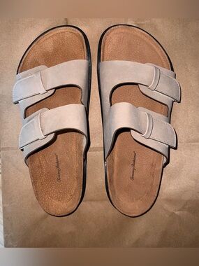 NEW Tommy Bahama Men’s Shoes Taupe Truite Double Band Sandals Size 9